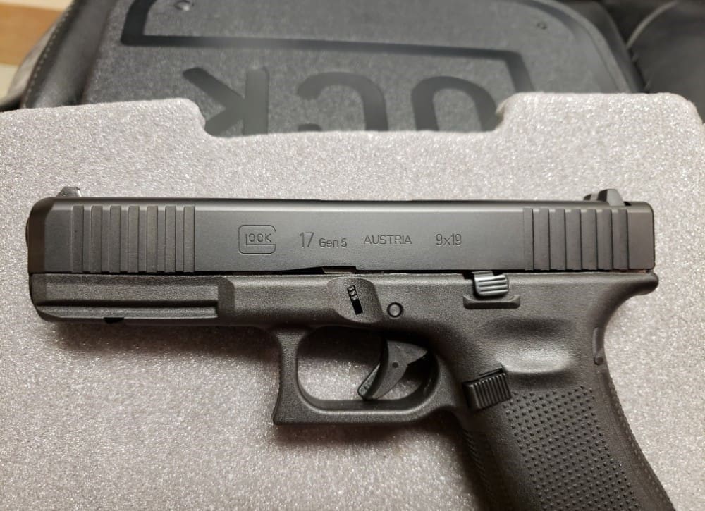 NEW GLOCK 17 G5 9MM 4.49 INCH 17RDX3 9 MM G17 GEN5 FULL SIZE - Image 4